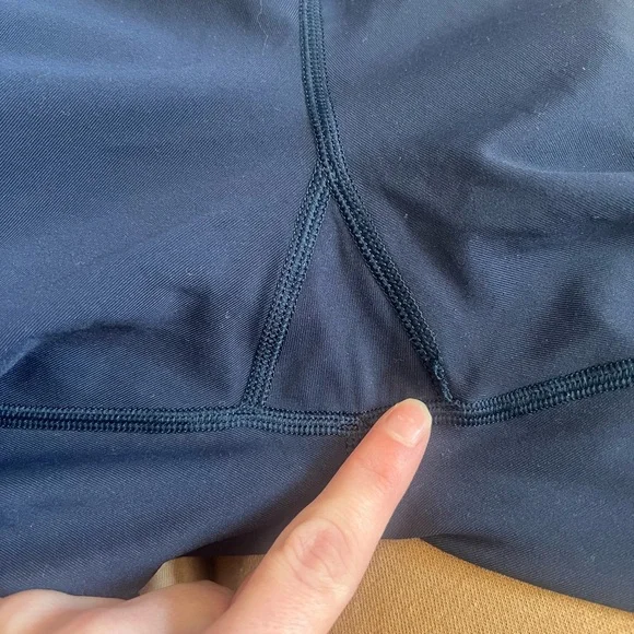 Lululemon Speed Up Tight 28" *Brushed Full-On Luxtreme. 🩷🩷True Navy🩷🩷 - Picture 8 of 8